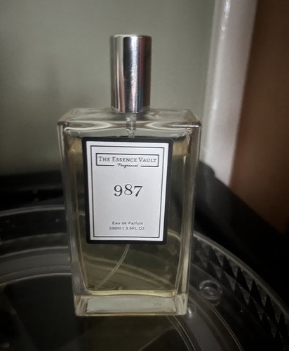 The essence vault 987 eau - essence, de